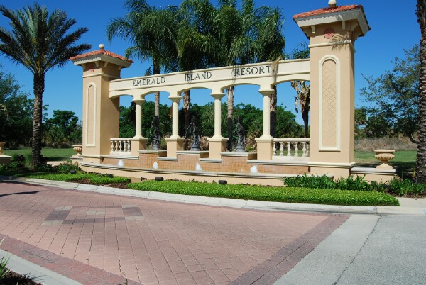 Emerald Island Resort villas in Orlando. Ideal for 2 families